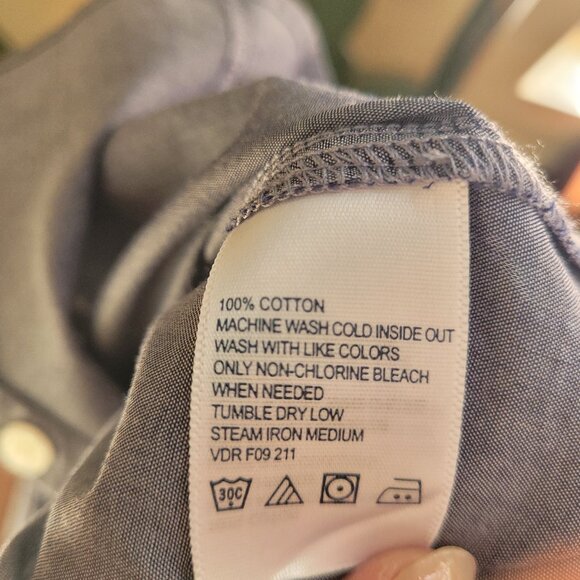 Chambray light weight blouse - Picture 4 of 5